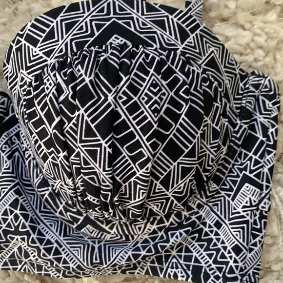 NWOT Geometric Bathing Suit Top - Picture 4 of 6